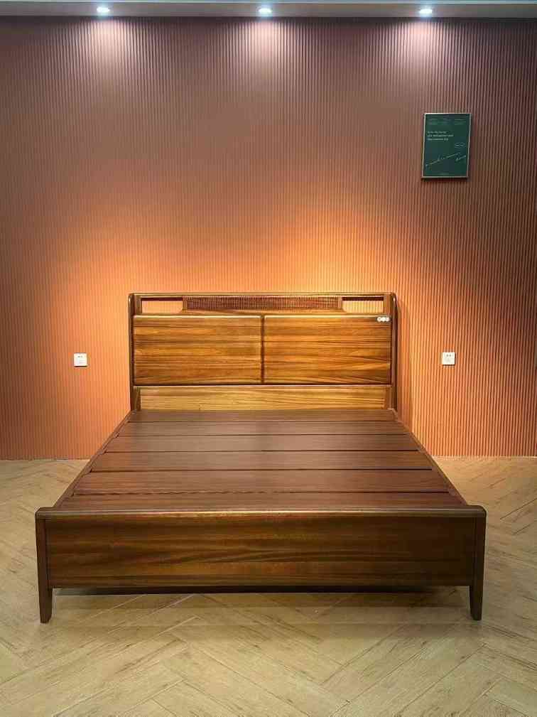 臻实黑胡桃家具系列，黑胡桃床，黑胡桃实木床，黑胡桃套房家具(图1)